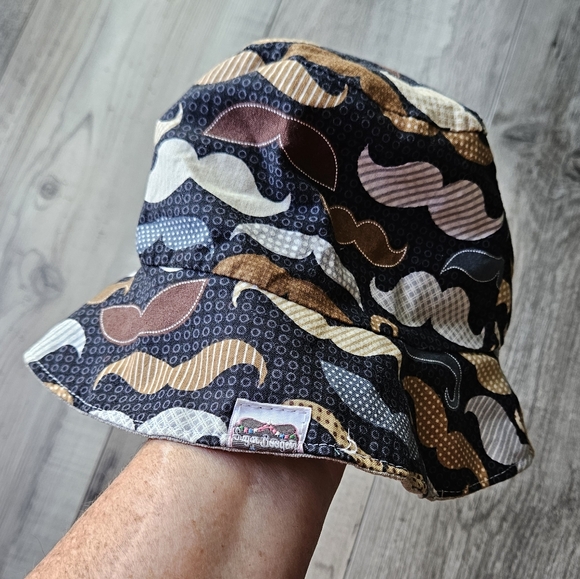 Toddler Bucket Hat - Reversible - Picture 1 of 6